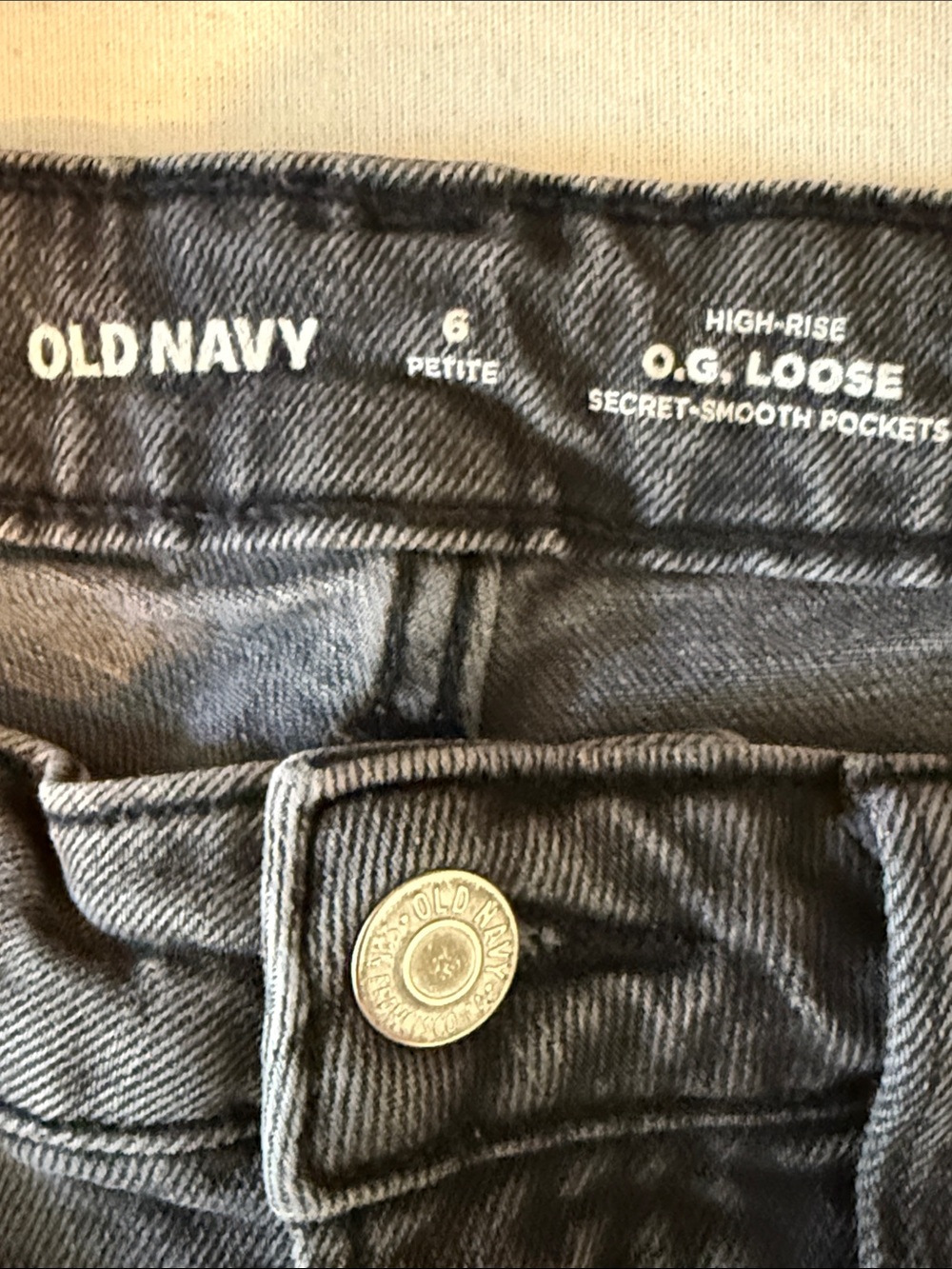 Old Navy Petite High-Waisted OG Loose Jeans - Picture 9 of 16